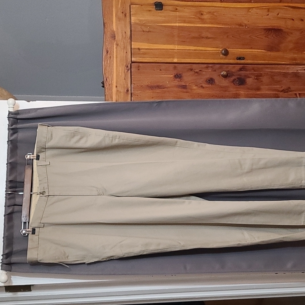 NWT Savane TechWorks Men's‎ Performance Chino Flat Front Khaki Pockets Sz 46x32L